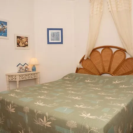 T2 Au Lavandou Pour 4, Proche - Fr-1-803-14 Apartmán *
